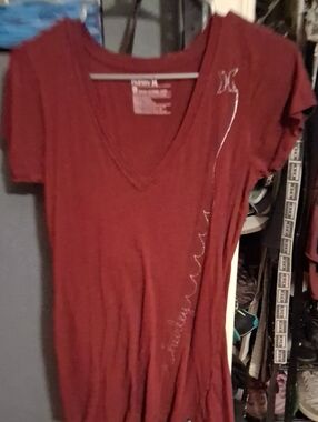 Hurley Women's Maroon V-Neck Short Sleeve Tee with Script Detail